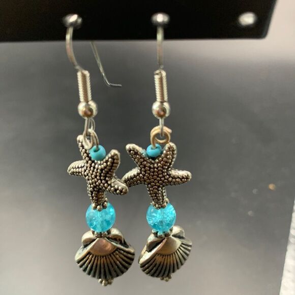 Silver Sea Shell Starfish Earrings - Picture 1 of 3